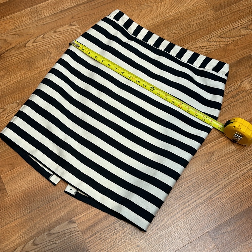 Worthington, black/white stripe retro/casual pull on pencil mini skirt. Size 10. - Picture 16 of 17